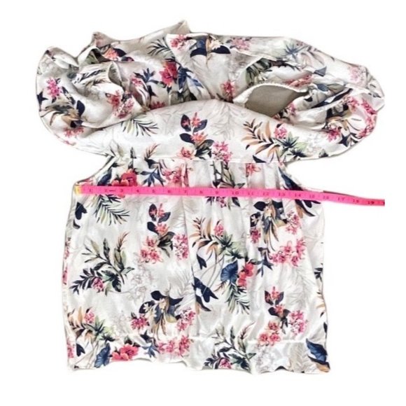 AMERICAN EAGLE OUTFITTERS RUFFLED BARDOT NECKLINE FLORAL SHORT SLEEVE WOMENS MED - Picture 3 of 8